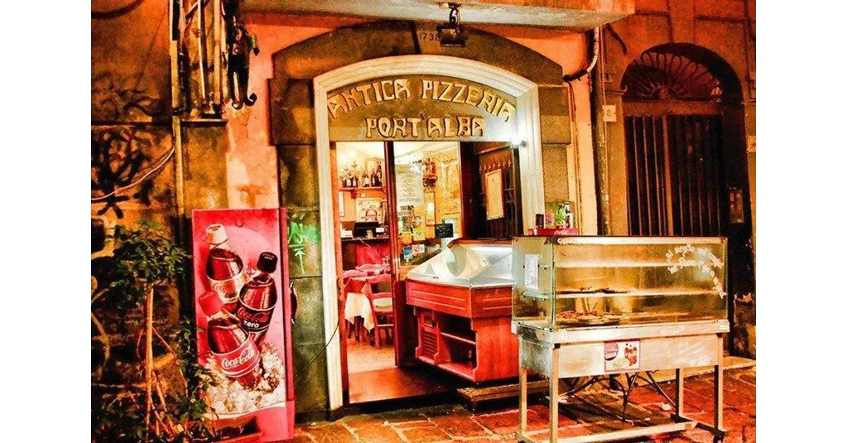 Antica Pizzeria Port'Alba - World's First Pizzeria